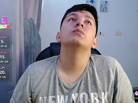 Snapshot of Alan_red chatting on 03-18-26, 04:32 Alan red online show from 03-18-26, 04:32