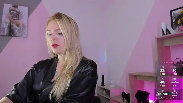 RayaCarr  online show from 10-27-25, 01:37