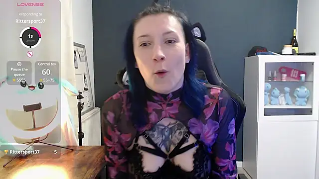 LiaPiaculum online show from 02-03-25, 10:11