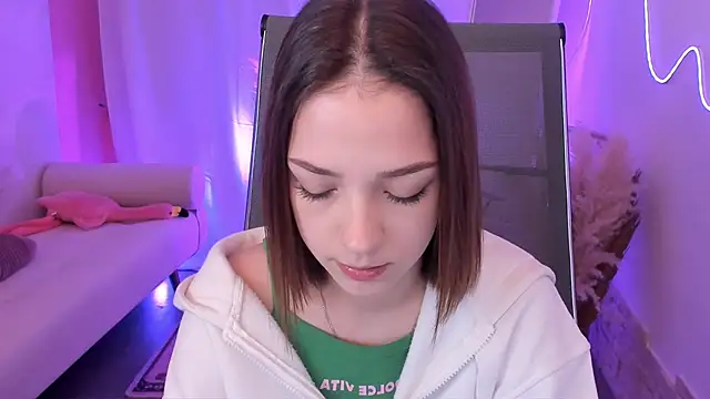 PamBeesly online show from 12-15-25, 08:51