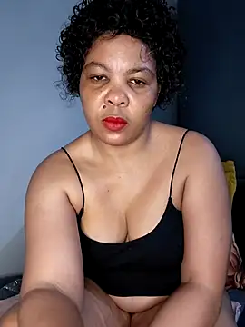 Snapshot of Fattypussyxx chatting on 06-30-26, 03:40 Fattypussyxx online show from 06-30-26, 03:40