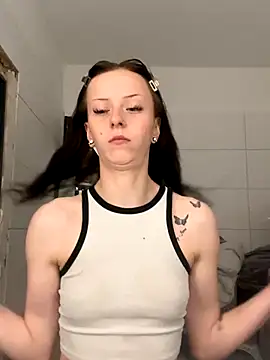 Snapshot of Ciara2004 chatting on 11-19-25, 11:10 Ciara2004 online show from 11-19-25, 11:10