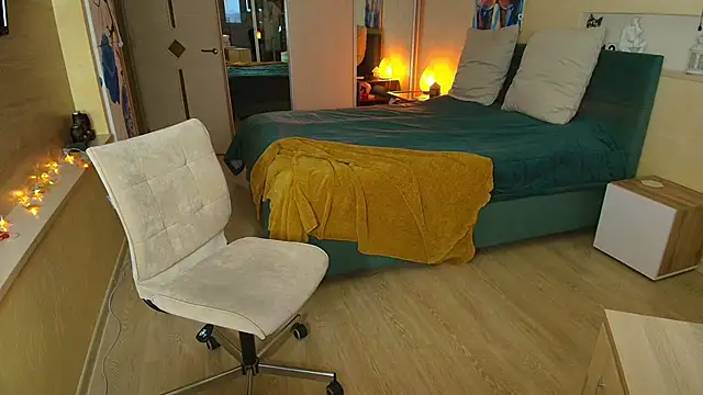 ReginaSparkle online show from 11-08-25, 04:01