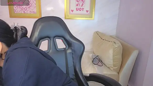 Paulette v online show from 04-23-26, 01:02