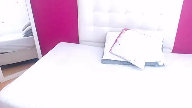 tinyy whore18 online show from 02-18-25, 02:38