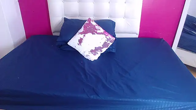 tinyy whore18 online show from 10-22-25, 04:07