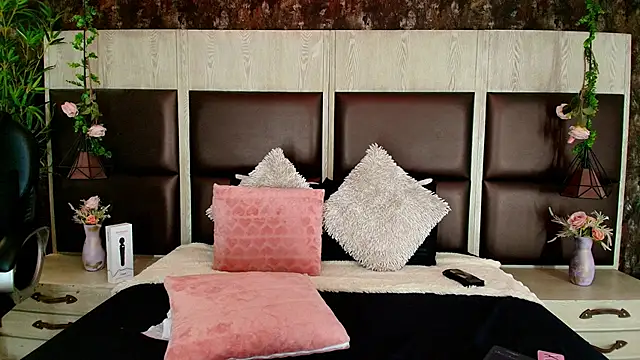 Bella Smiith  online show from 09-10-25, 07:58