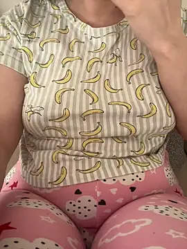 Snapshot of haskadin chatting on 02-20-26, 09:00 haskadin online show from 02-20-26, 09:00