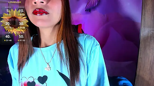 Snapshot of emili_clark chatting on 11-20-25, 04:12 emili clark online show from 11-20-25, 04:12