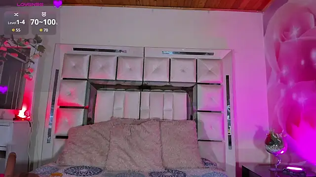 Snapshot of emili_clark chatting on 01-13-26, 04:29 emili clark online show from 01-13-26, 04:29