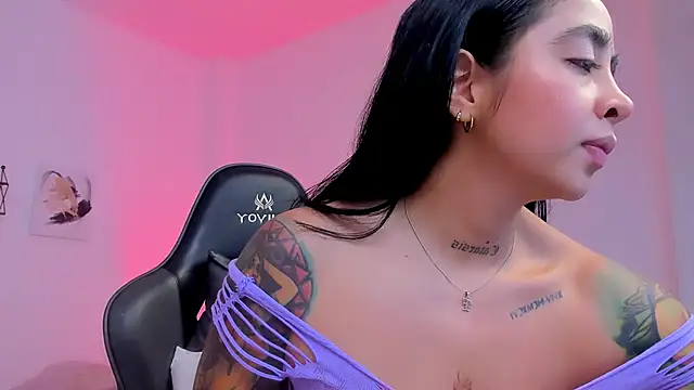 sophierooy22 online show from 09-26-25, 12:53