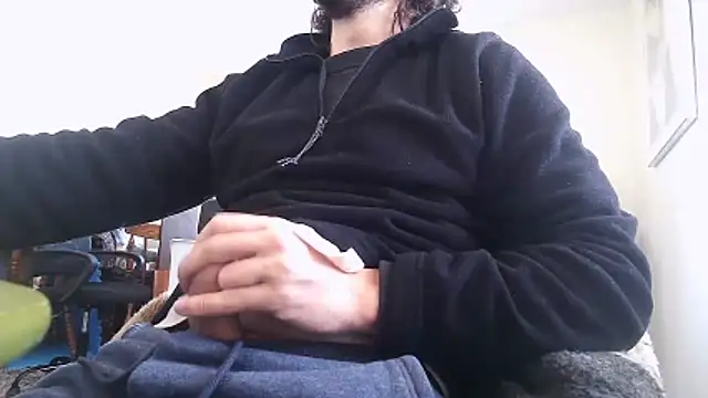 Snapshot of Prolapse_Pig chatting on 11-29-25, 01:25 Prolapse Pig online show from 11-29-25, 01:25