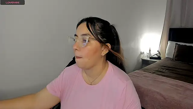 Snapshot of brithany_olson25 chatting on 12-13-25, 08:36 brithany olson25 online show from 12-13-25, 08:36