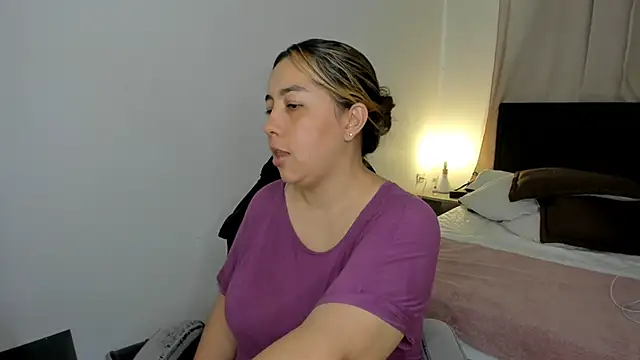 Snapshot of brithany_olson25 chatting on 03-13-26, 08:15 brithany olson25 online show from 03-13-26, 08:15