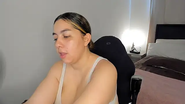 brithany olson25 online show from 04-26-26, 07:44