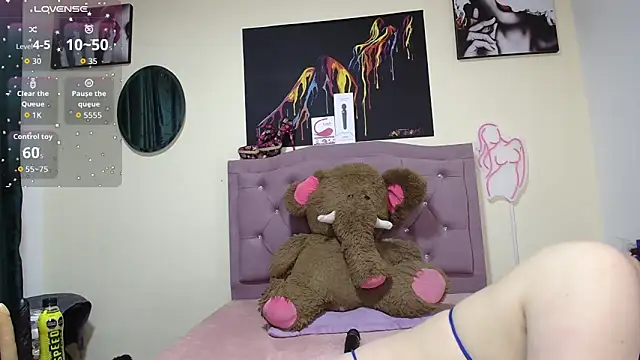 Emmie Hot online show from 10-04-25, 12:25