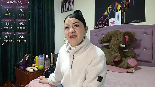 Emmie Hot online show from 10-25-25, 12:13