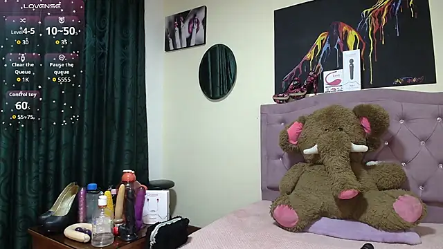 Emmie Hot online show from 12-05-25, 12:14