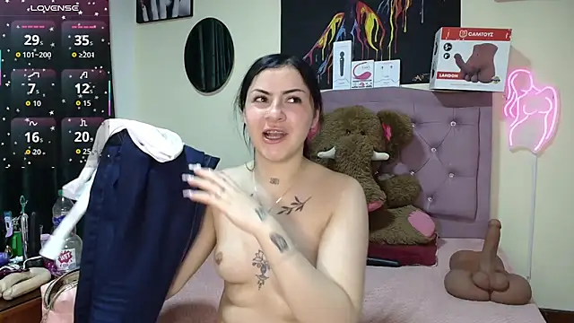 Emmie Hot online show from 06-06-26, 11:59