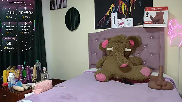 Emmie Hot online show from 06-13-26, 11:41