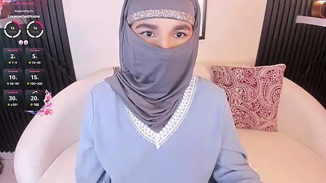 Snapshot of Ayha_khalaf chatting on 03-07-25, 03:40 Ayha khalaf online show from 03-07-25, 03:40