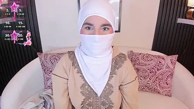 Snapshot of Ayha_khalaf chatting on 03-08-25, 03:50 Ayha khalaf online show from 03-08-25, 03:50