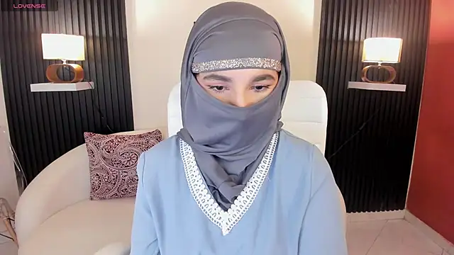 Snapshot of Ayha_khalaf chatting on 03-15-25, 03:51 Ayha khalaf online show from 03-15-25, 03:51