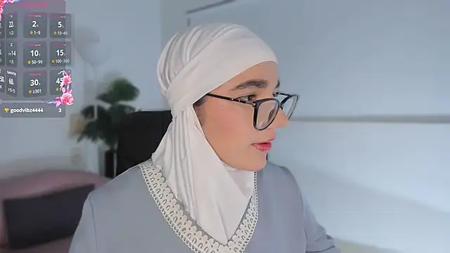 Snapshot of Ayha_khalaf chatting on 09-14-25, 02:11 Ayha khalaf online show from 09-14-25, 02:11