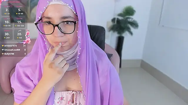 Snapshot of Ayha_khalaf chatting on 09-25-25, 01:09 Ayha khalaf online show from 09-25-25, 01:09