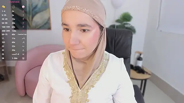 Snapshot of Ayha_khalaf chatting on 09-28-25, 01:22 Ayha khalaf online show from 09-28-25, 01:22