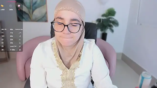 Snapshot of Ayha_khalaf chatting on 10-05-25, 01:15 Ayha khalaf online show from 10-05-25, 01:15