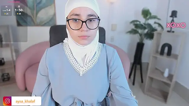 Snapshot of Ayha_khalaf chatting on 10-15-25, 01:17 Ayha khalaf online show from 10-15-25, 01:17