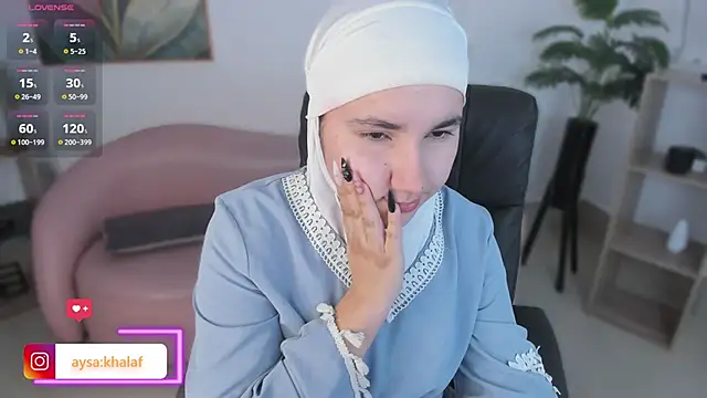 Snapshot of Ayha_khalaf chatting on 10-26-25, 01:22 Ayha khalaf online show from 10-26-25, 01:22