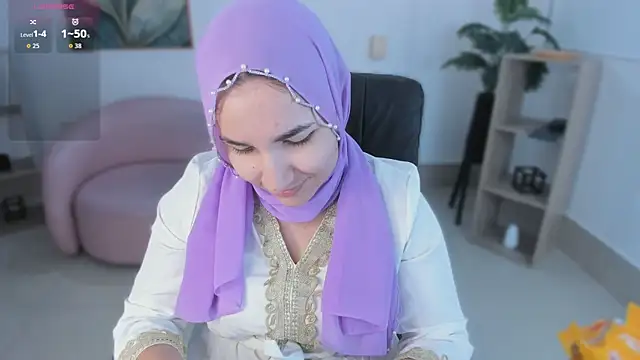 Snapshot of Ayha_khalaf chatting on 11-05-25, 01:27 Ayha khalaf online show from 11-05-25, 01:27