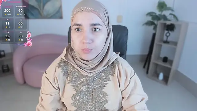 Snapshot of Ayha_khalaf chatting on 11-15-25, 01:03 Ayha khalaf online show from 11-15-25, 01:03