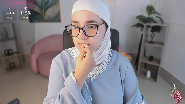 Snapshot of Ayha_khalaf chatting on 11-21-25, 01:04 Ayha khalaf online show from 11-21-25, 01:04