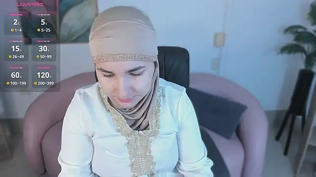 Snapshot of Ayha_khalaf chatting on 11-22-25, 01:15 Ayha khalaf online show from 11-22-25, 01:15