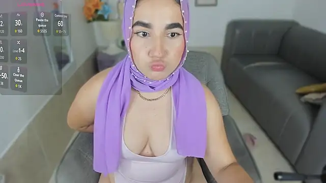 Snapshot of Ayha_khalaf chatting on 11-23-25, 11:15 Ayha khalaf online show from 11-23-25, 11:15