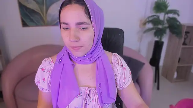 Snapshot of Ayha_khalaf chatting on 02-11-26, 04:06 Ayha khalaf online show from 02-11-26, 04:06