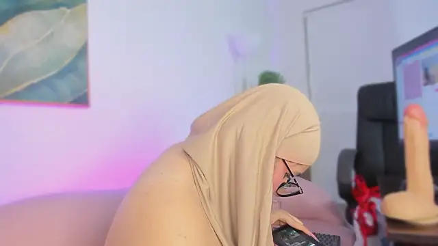 Snapshot of Ayha_khalaf chatting on 02-20-26, 06:26 Ayha khalaf online show from 02-20-26, 06:26