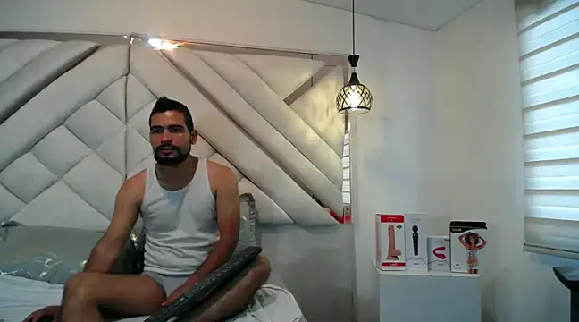 luxurycoupl online show from 01-25-25, 01:08