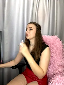 Snapshot of LillyFan-X chatting on 10-18-25, 04:26 LillyFan-X online show from 10-18-25, 04:26