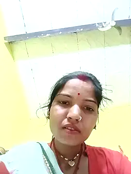 Snapshot of Bhuvi_Bedi chatting on 01-31-25, 07:39 Bhuvi Bedi online show from 01-31-25, 07:39