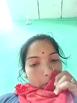 Snapshot of Bhuvi_Bedi chatting on 02-01-25, 12:16 Bhuvi Bedi online show from 02-01-25, 12:16