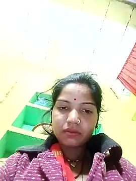 Snapshot of Bhuvi_Bedi chatting on 02-01-25, 06:40 Bhuvi Bedi online show from 02-01-25, 06:40