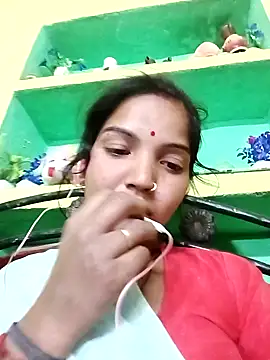 Snapshot of Bhuvi_Bedi chatting on 02-02-25, 02:56 Bhuvi Bedi online show from 02-02-25, 02:56