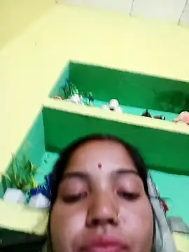 Snapshot of Bhuvi_Bedi chatting on 02-04-25, 06:36 Bhuvi Bedi online show from 02-04-25, 06:36