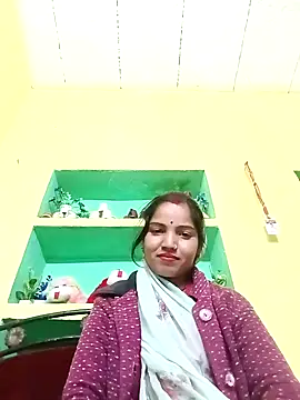 Snapshot of Bhuvi_Bedi chatting on 02-06-25, 01:32 Bhuvi Bedi online show from 02-06-25, 01:32