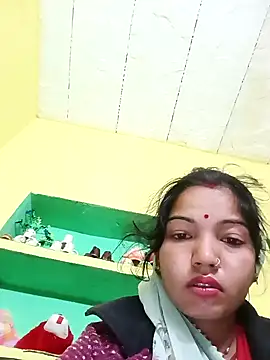 Snapshot of Bhuvi_Bedi chatting on 02-06-25, 11:15 Bhuvi Bedi online show from 02-06-25, 11:15