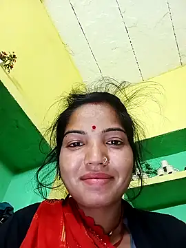 Snapshot of Bhuvi_Bedi chatting on 02-07-25, 11:03 Bhuvi Bedi online show from 02-07-25, 11:03